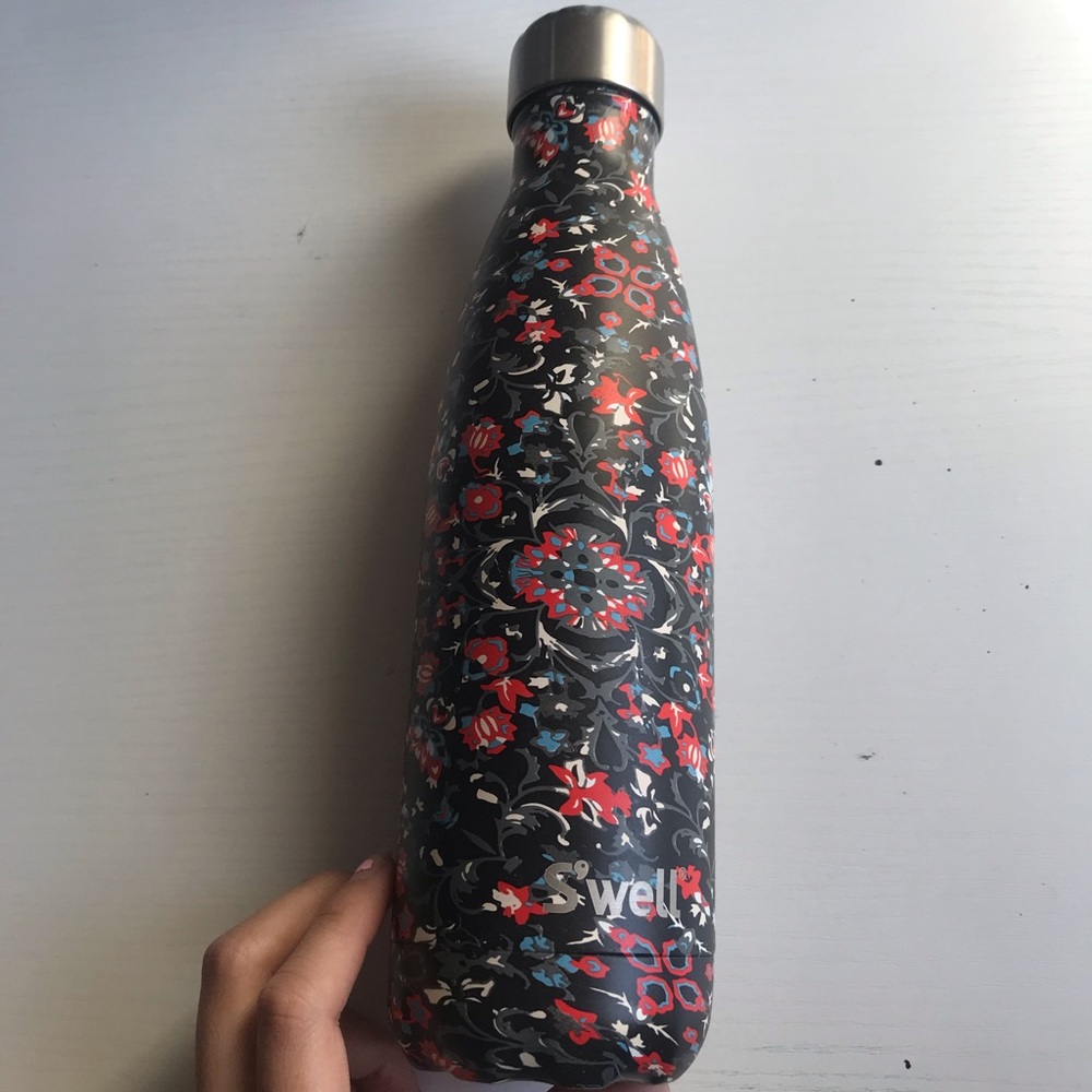 Swell black & red tumbler!